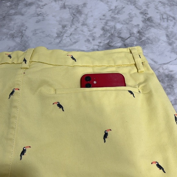 ST. JOHNSBAY MENS CASUAL SHORTS YELLOW TOUCAN PRINT Sz 32 - Picture 10 of 10